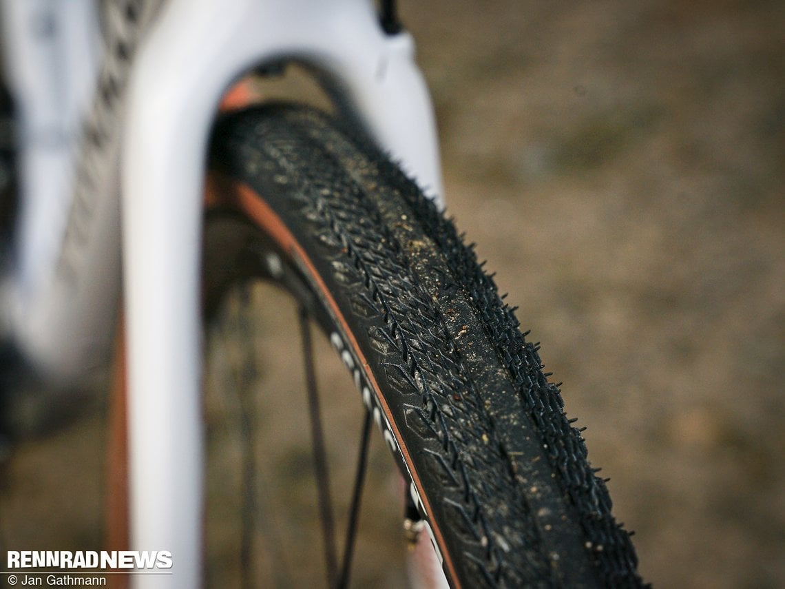 ... aber der Pathfinder Pro am Specialized konnte als Allrounder mit leisestem Lauf auf der Straße und gutem Seitenhalt noch etwas mehr überzeugen