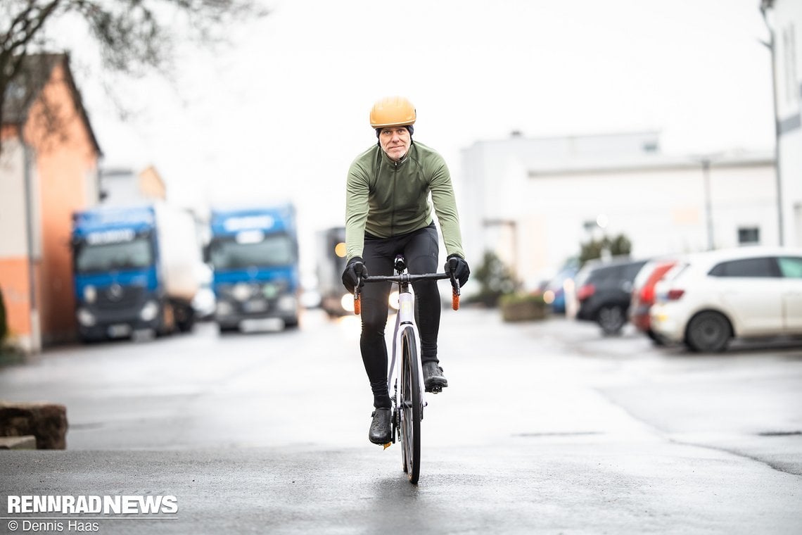 An die sportliche Radhaltung ist sie sehr gut angepasst.