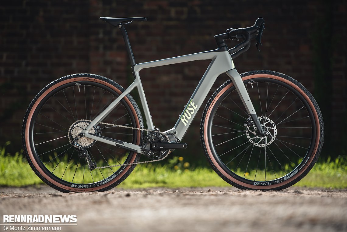 Das Rose Backroad Plus GRX RX600 ist ein reinrassiges E-Gravel Bike