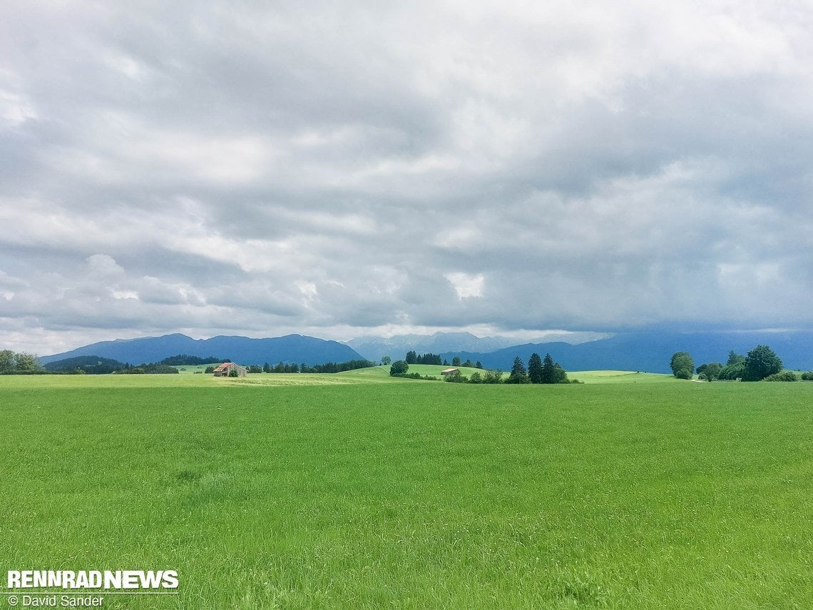 Grüne Wiesen, frische Luft, Berge und ich mittendrin.