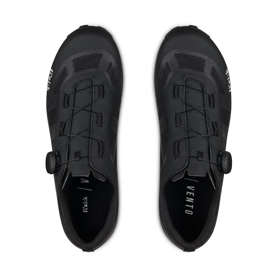 Dem Schuh wurde eine Wide-Leistenform verpasst, die für mehr Platz im Vorderfußbereich sorgen soll.