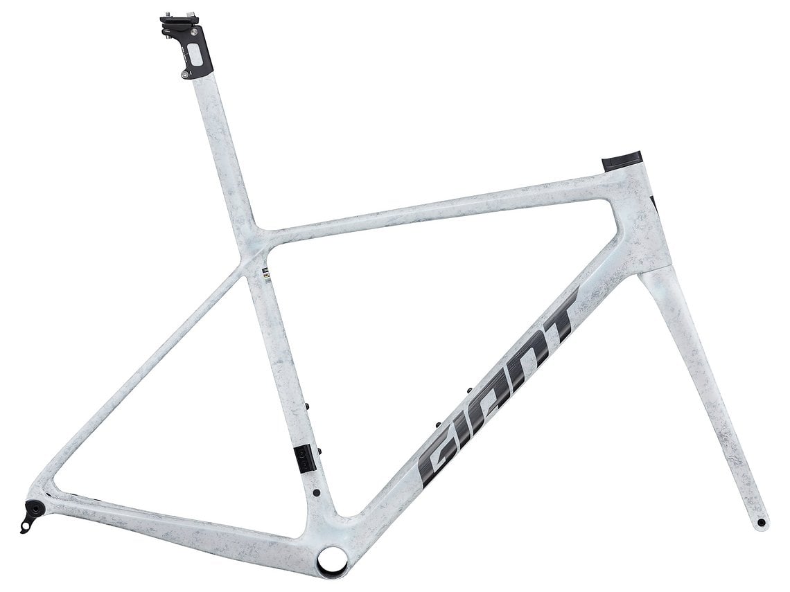 Als Rahmenset ist das TCR Advanced SL auch in Opal Brushed Chrome zu haben