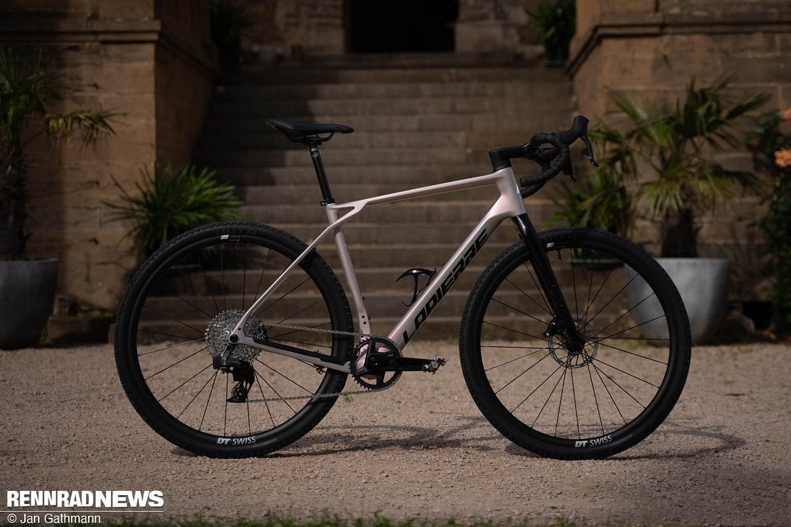 Das neue Lapierre Crosshill CF ist das erste Carbon Gravel Bike der französischen Marke.