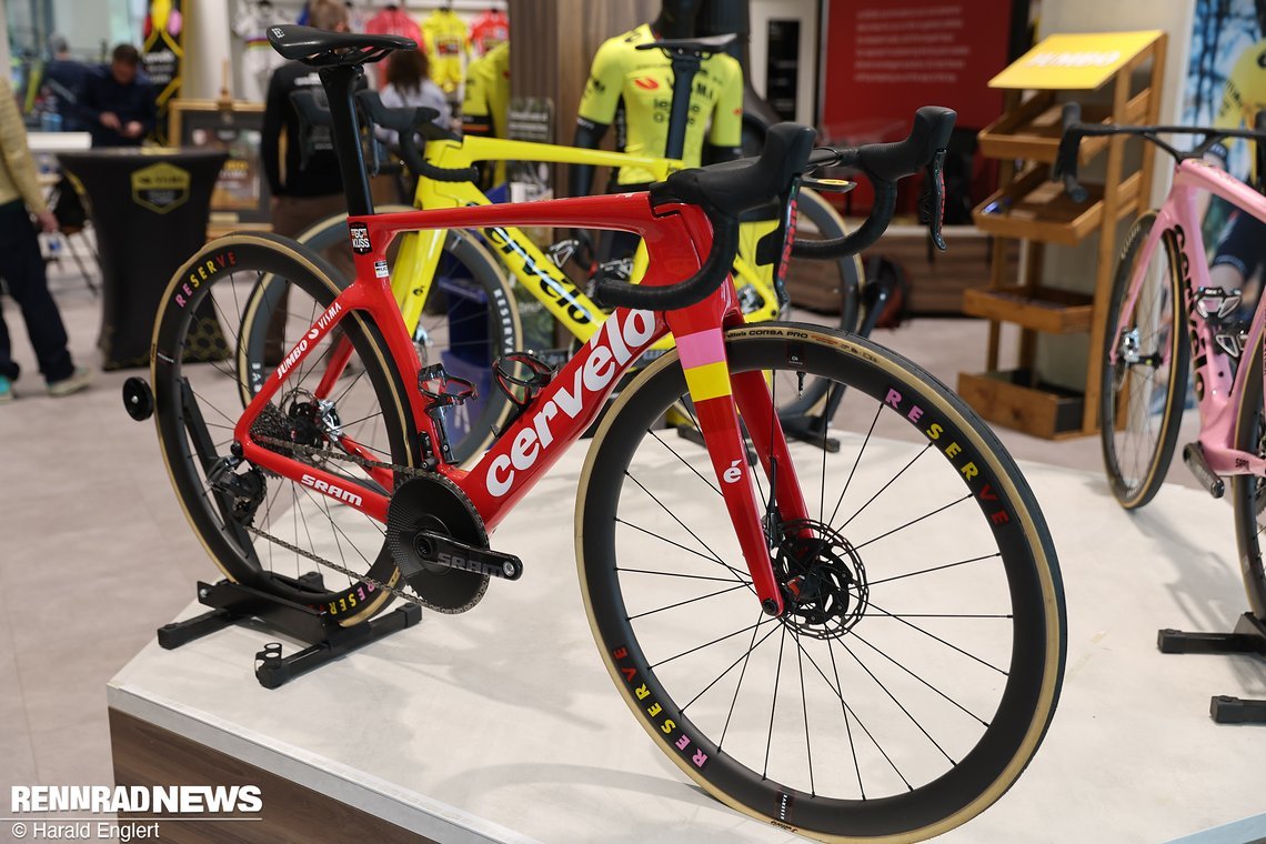 ...ein Sieger-Bike vom Giro d'Italia...