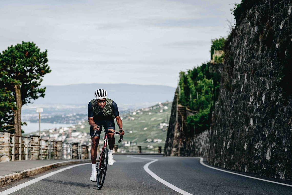 Das Specialized Aethos 2 ist eine Evolution mit Augenmaß und Blick fürs Wesentliche.