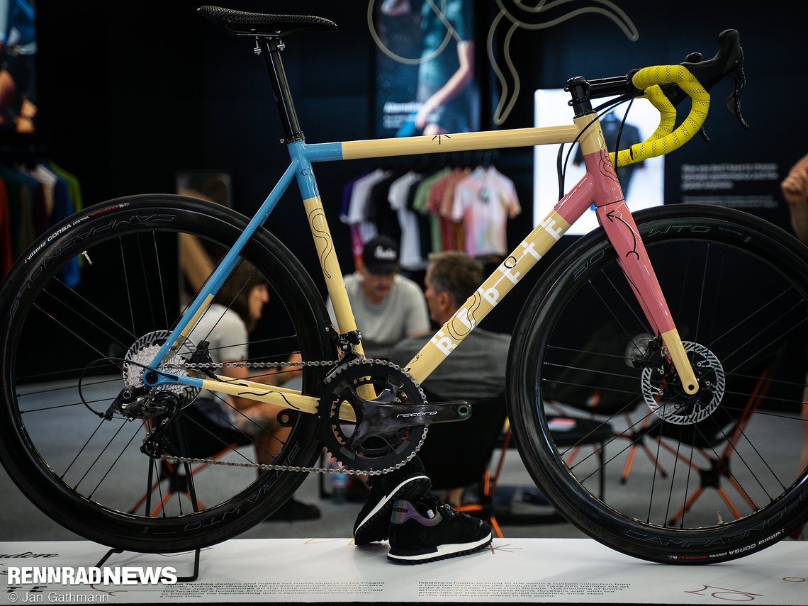 Von Repete Cycles aus Prag stammt dieses Rennrad am Stand von Isadore