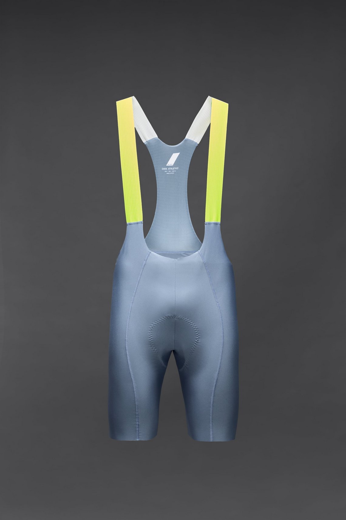 Für 89,90 € in der Athletics Kollektion von Zara zu erstehen ist die Bib-Shorts ...