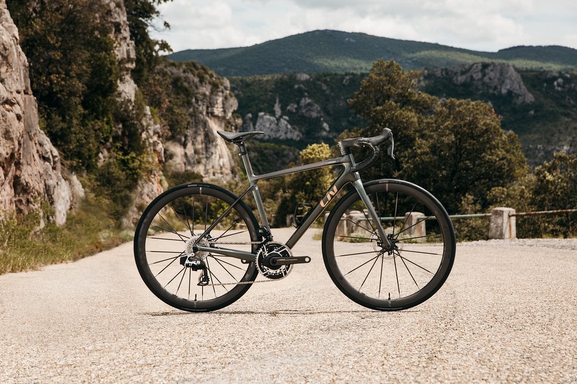 Das Langma orientiert sich in Sachen Geometrie am Aero-Rennrad der Marke.