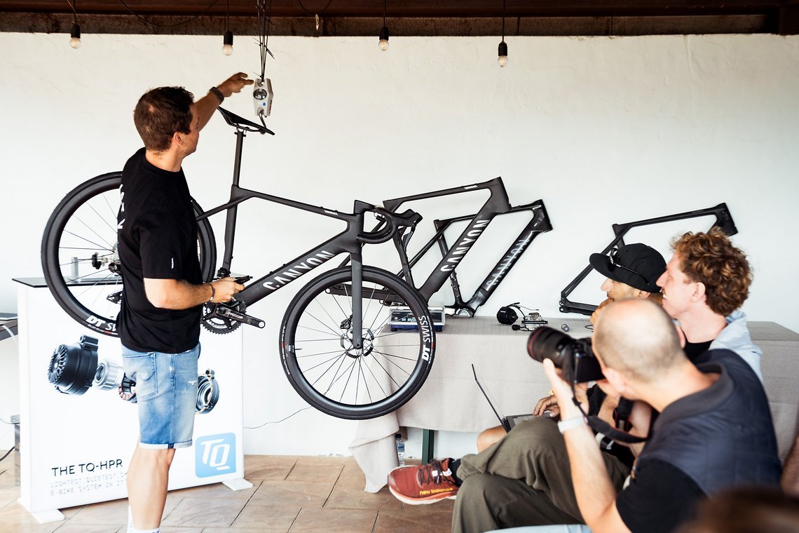 Wir haben es gesehen – der Dream Built mit Schmolke Parts wiegt tatsächlich knapp unter 10 kg.
