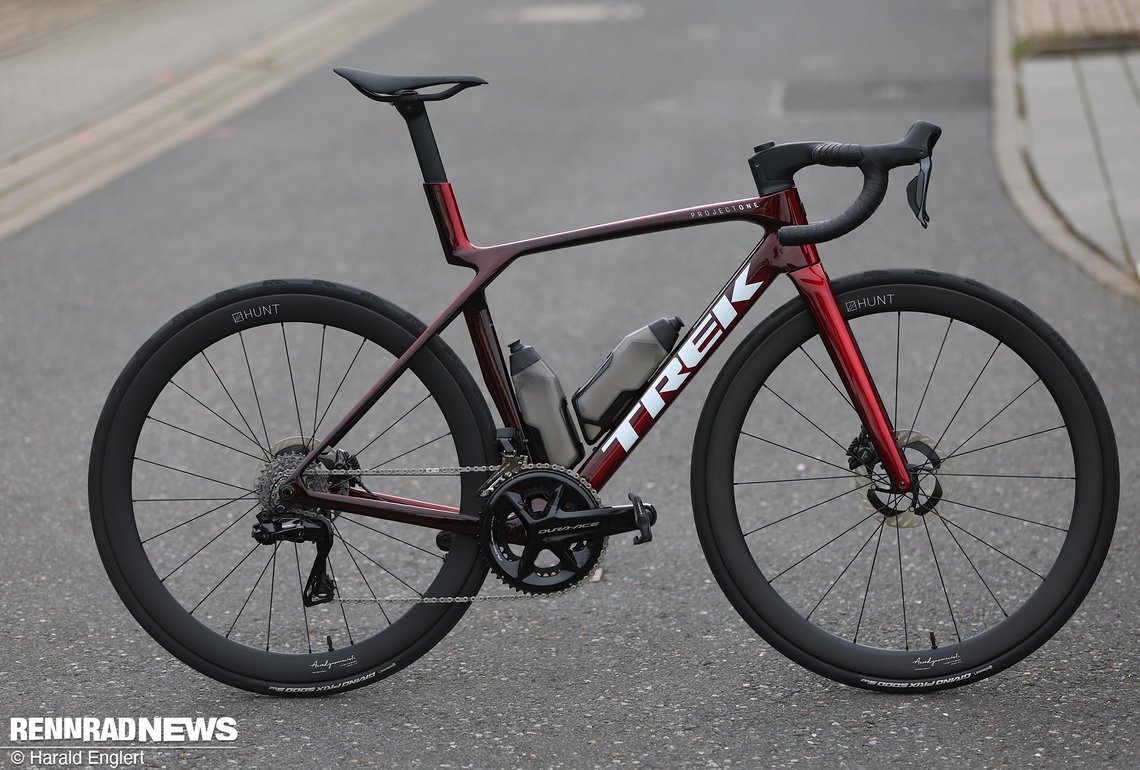 Unserem Trek Madone Dauertestbike stehen die Hunt Aerodynamicist hervorragend