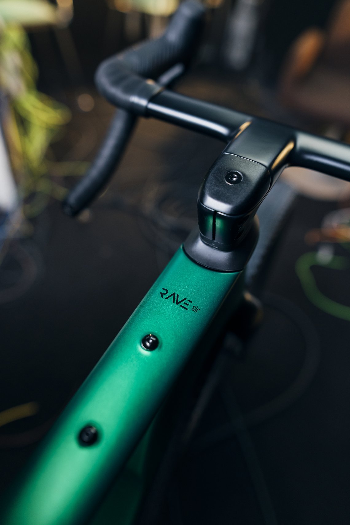 Beim Cockpit hat man die Wahl zwischen dem einteiligen F-Bar und dem zweiteiligen Stemma S2-