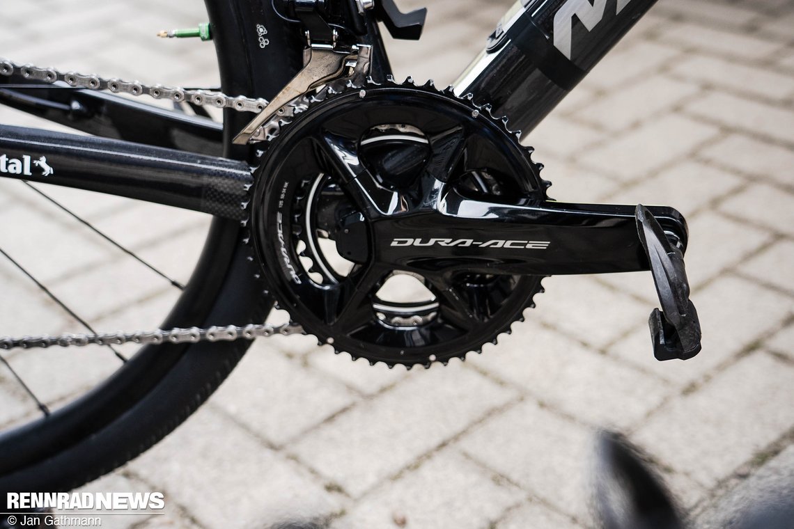 Dura Ace Di2 2-fach mit 50-34 Kettenblättern.