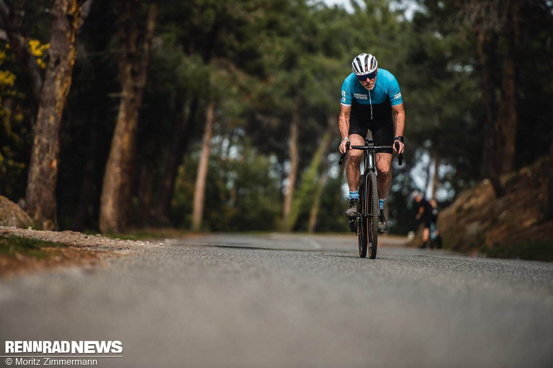 Auch auf Asphalt hat das BMC ein sehr souveränes Fahrverhalten