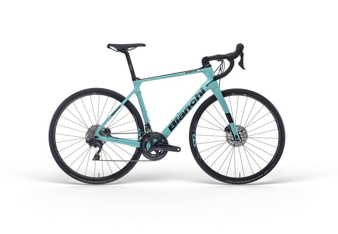 Das Bianchi Infinito XE gibt es in traditionellem Celeste...