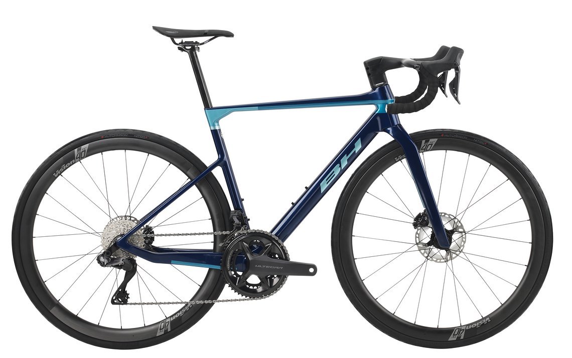 Zum Preis von 6.999,90 € ist das Ultralight 8.5 mit Shimano Ultegra Di2 Gruppe und Vision TC40 Laufrädern erhältlich.