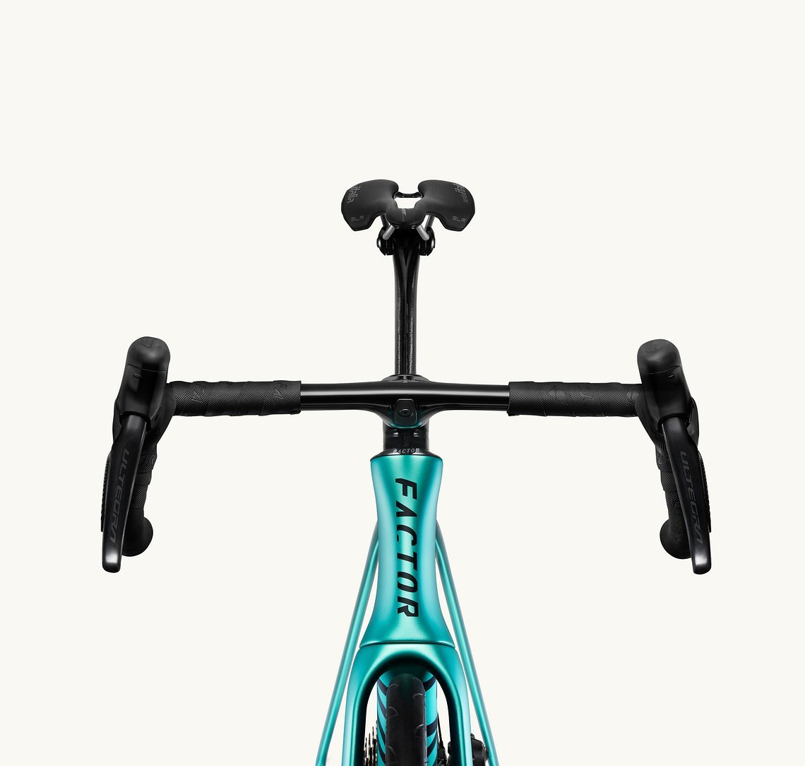 Auch ein einteiliges Cockpit ist an Bord.