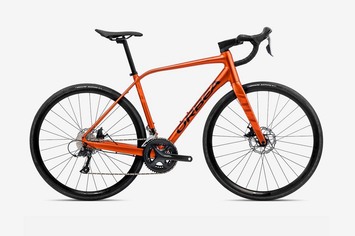 Nur echt mit dem Knick: Orbea Avant H40. Sauberer Look, aber mit mechanischen Scheibenbremsen.