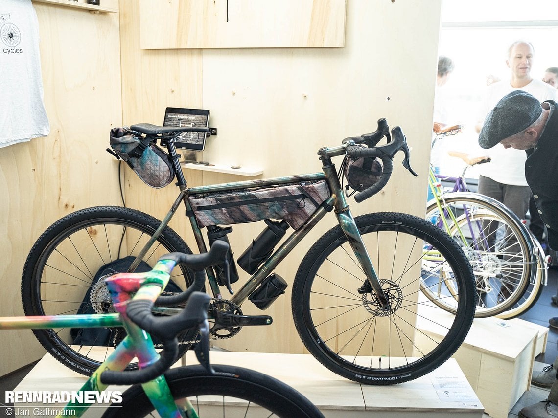 Beim Gravel Bike entstand das Design mithilfe von AI