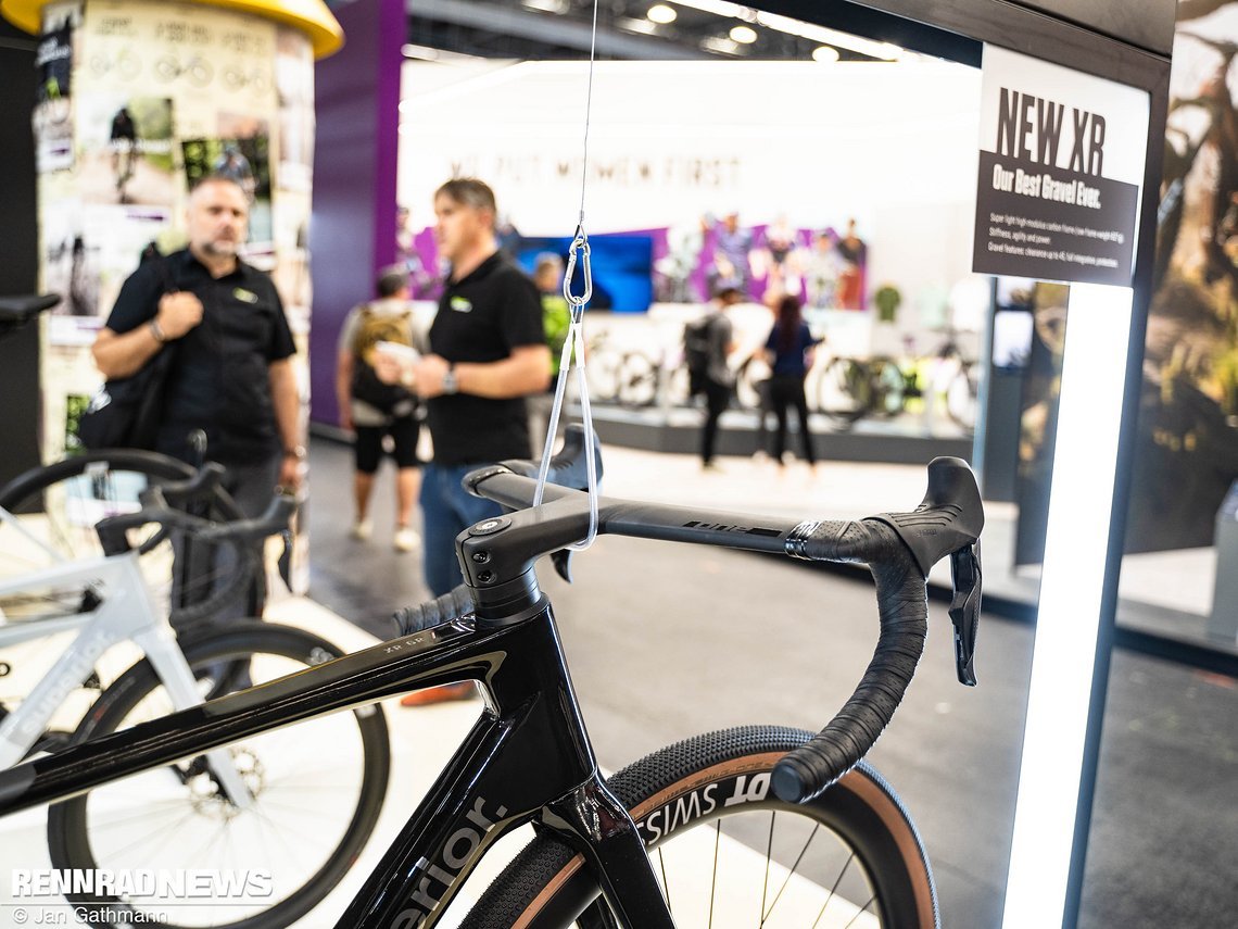 Ein Carbon-Cockpit gehört dazu.