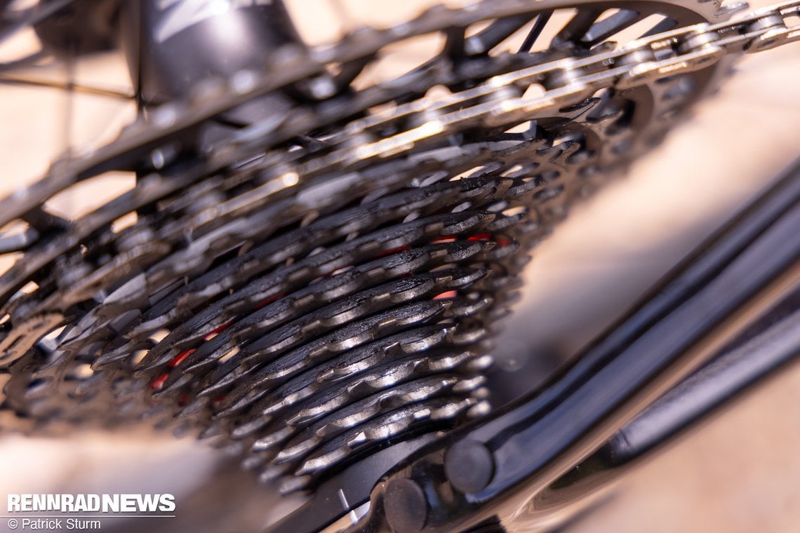 Die unteren Ritzelpakete sind aus Stahl gefertigt. Bei den größten Ritzeln kommt Aluminium zum Einsatz.