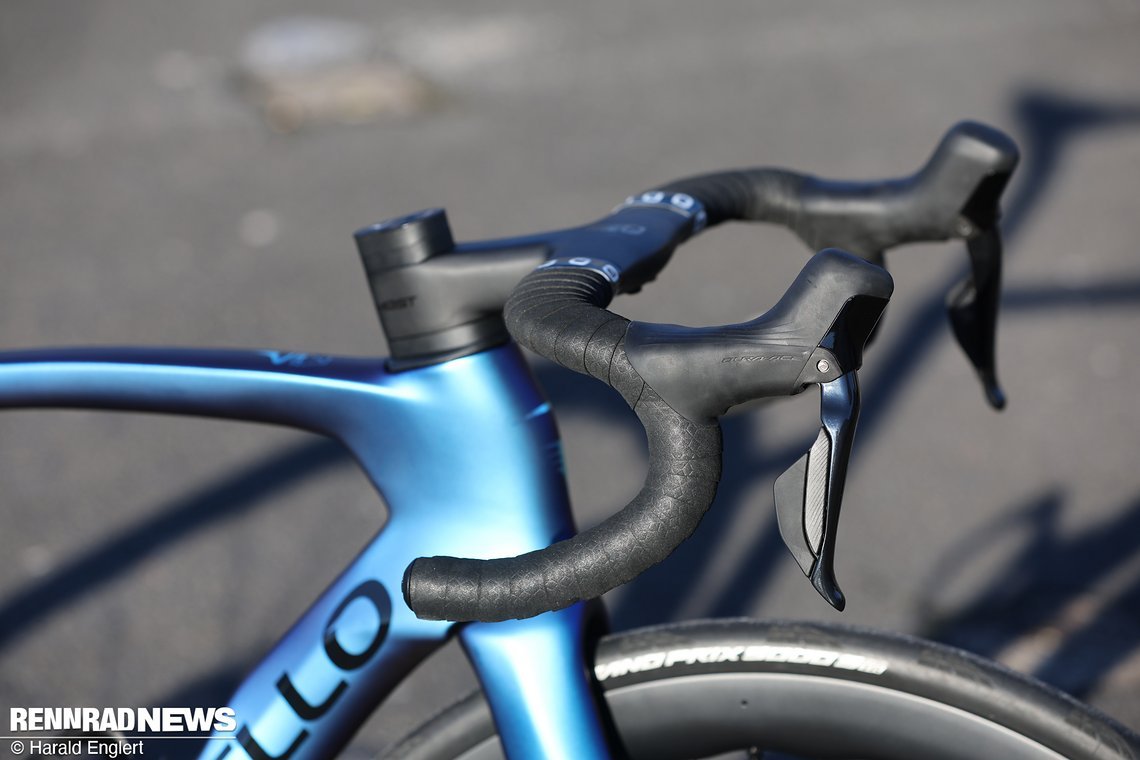 Das Talon Ultra Fast Cockpit von MOST überzeugt mit komapkten Abmessungen und gelungener Ergonmie.