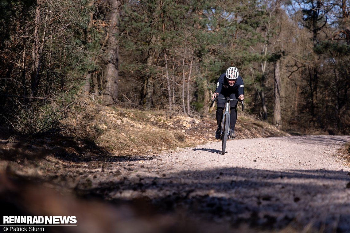 Für richtiges Race Graveln würde man einen schmaleren Lenker wählen.