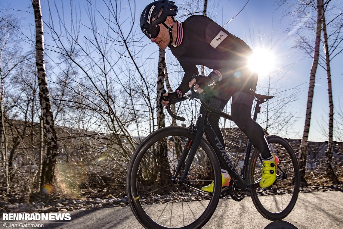 Schneller! Das Wilier Cento10NDR will nicht langsam bewegt werden.