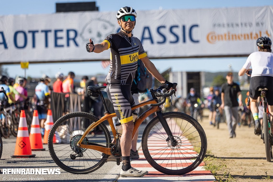 Das Bambus Gravel Bike mit MTB-Anleihen bietet die nötige Reifenfreiheit.