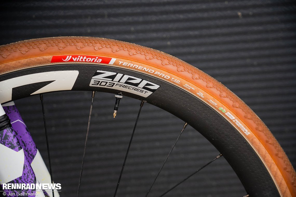 Anders als Pidcock wählte Christen am Vorderrad…