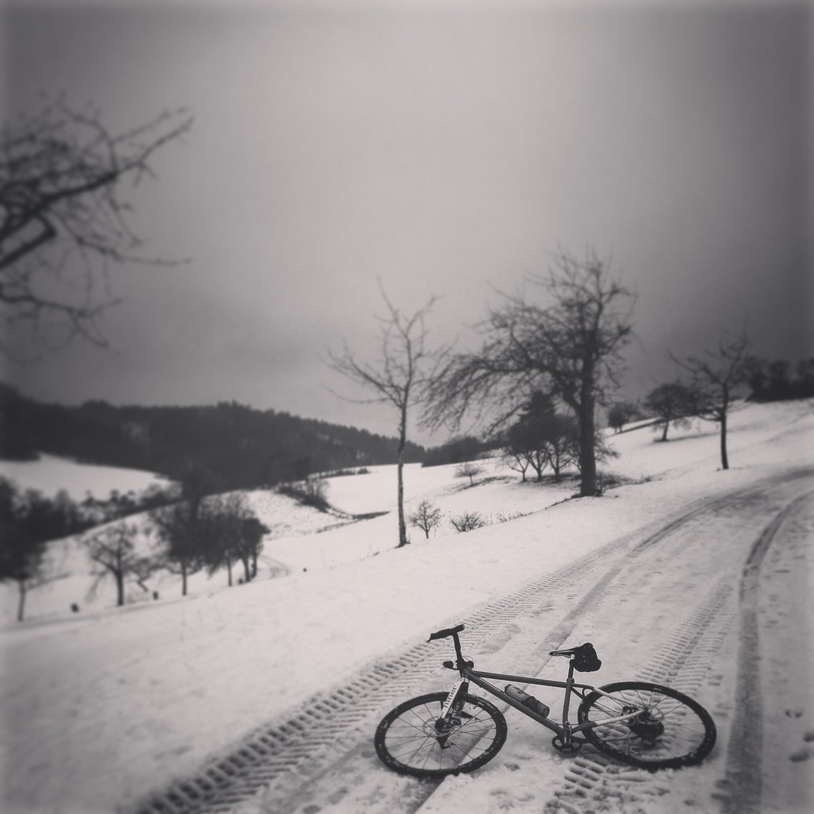 Wie kontrolliert man das Vorderrad im Schnee?