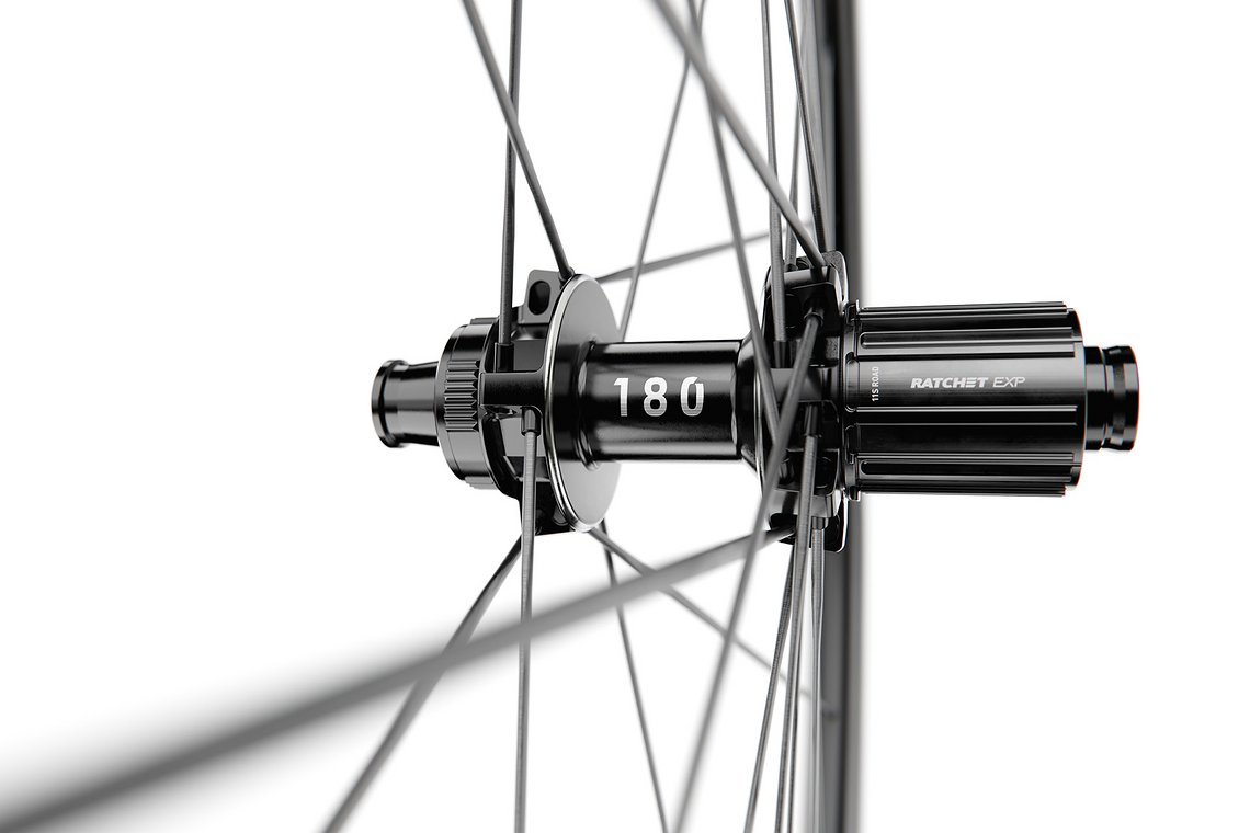 Auch die Hinterradnabe wurde angepasst, beim Innenleben wird aber weiter auf das 36T Ratchet Exp System gesetzt.
