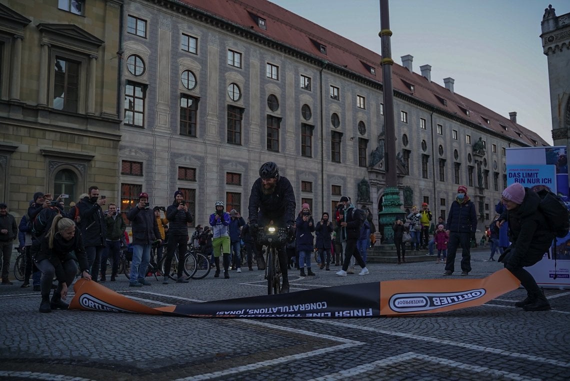 Jonas Deichmann traf dann gestern in München ein