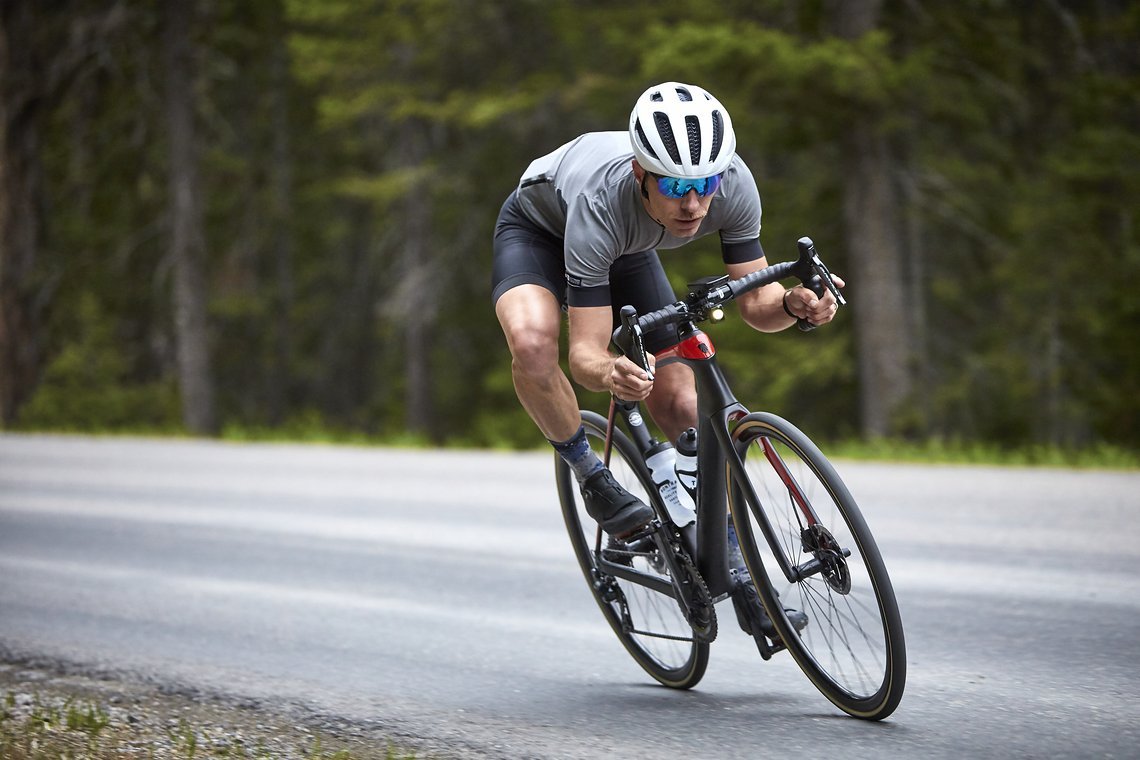 Mit einer Reifenfreiheit bis 38 mm soll sich das neue Trek Domane für Straße...