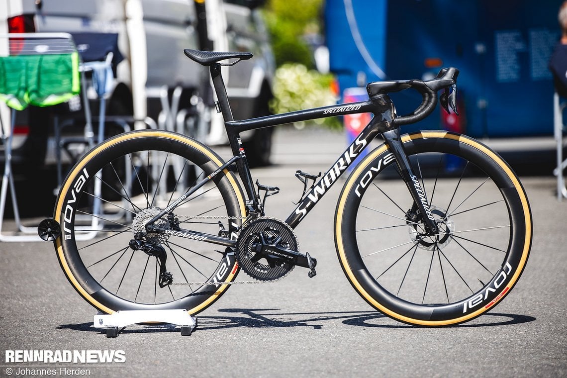 Das S-Works Tarmac SL8 Bergrad von Evenepoel…
