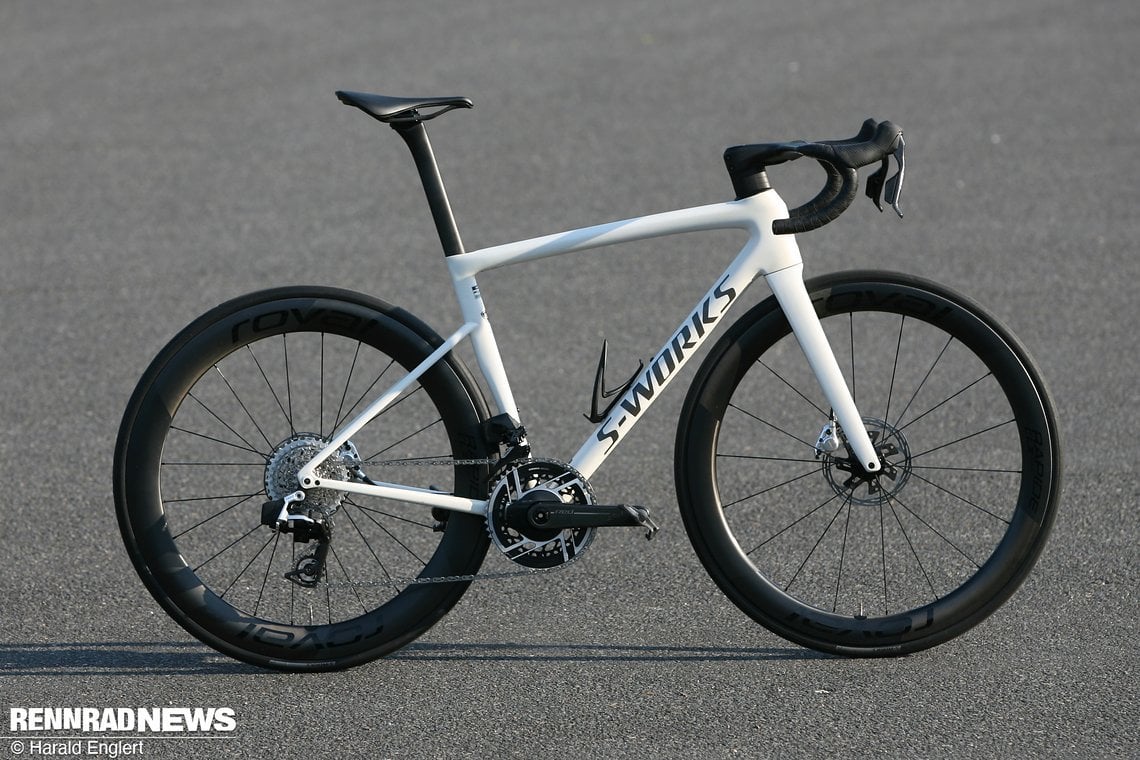 Das S-Works Tarmac SL8 Testbike mit SRAM Red AXS und Roval Rapide CLX II Laufräder