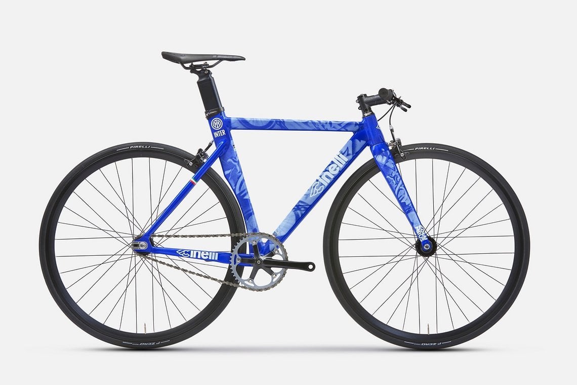 Inter x Cinelli Vigorelli Fixie in Holographic Blue.