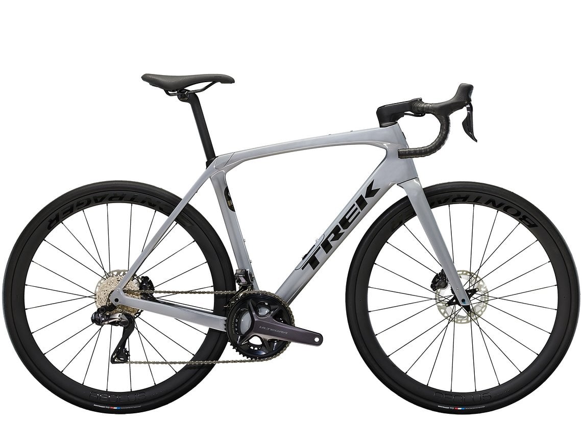 Das Domane SL 7 Shimano Ultegra Di2 wiegt 8,26 kg (Gr. 56) und kostet 6.999 €.