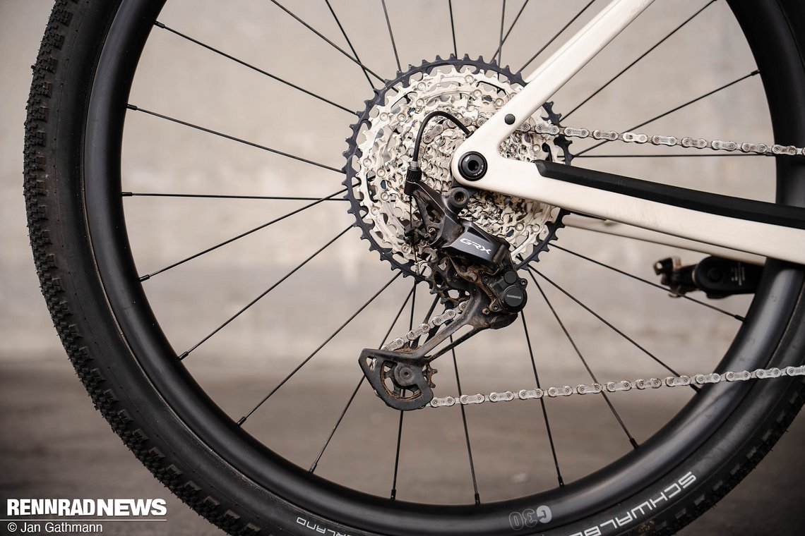 …zur XT MTB-Kassette mit 10-51 Zähnen hinten, bestens für Bikepacking vorbereitet.