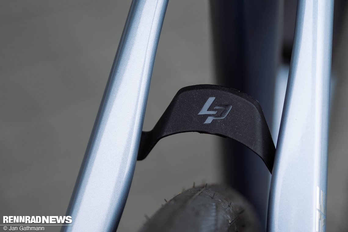 An der abnehmbaren Brücke können Schutzbleche andocken.