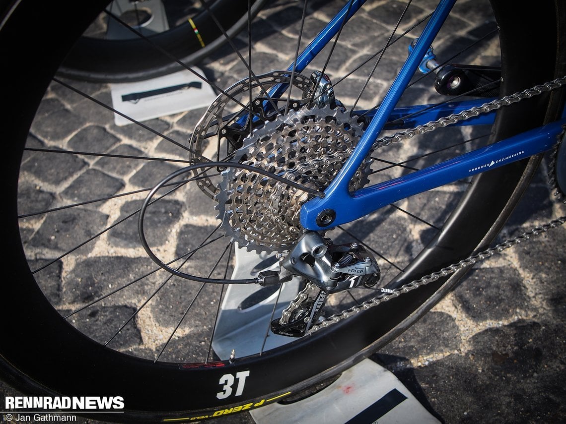 Bekannte Bergübersetzung am 3T Strada: hinten 10-42 Zähne...