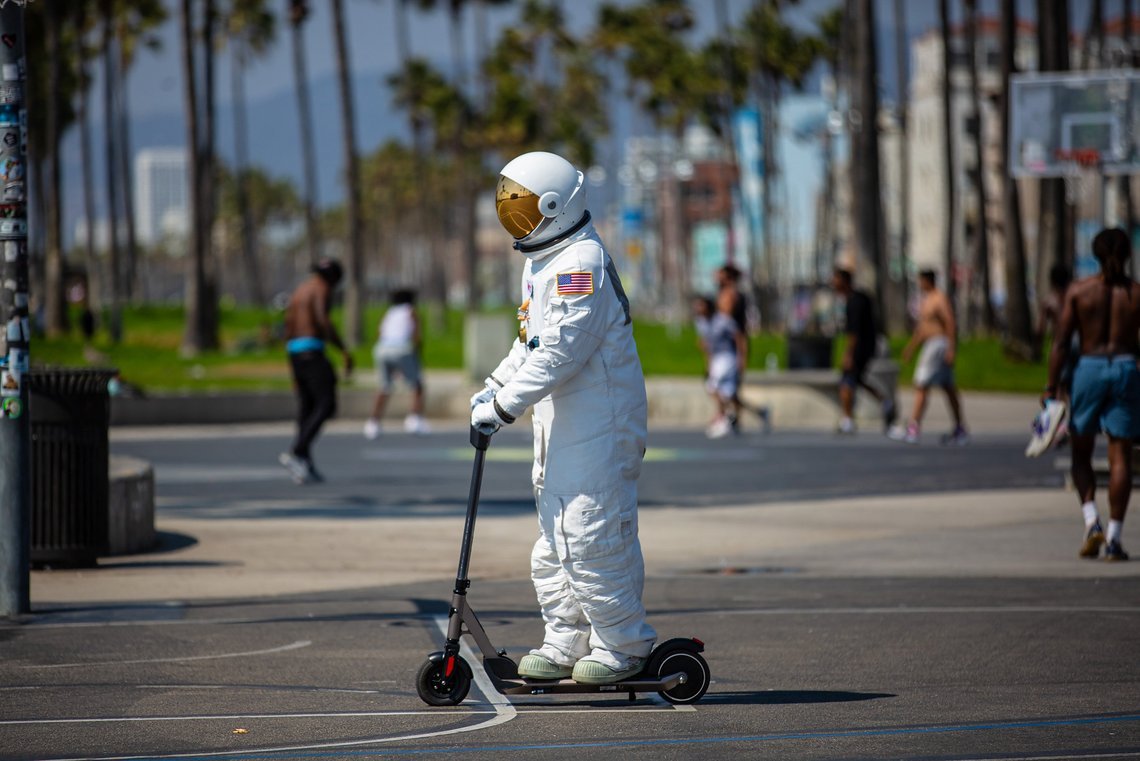 Auch E-Scooter sollen mit dem futuristischen Reifen ausgestattet werden.