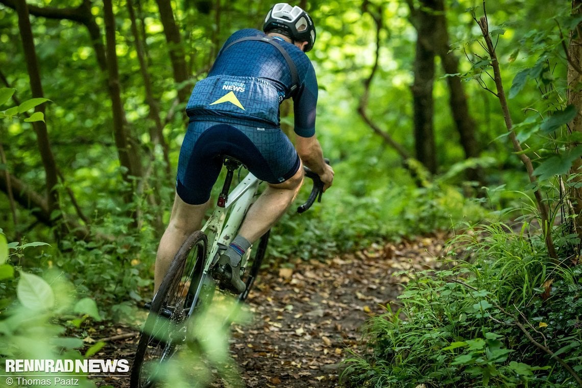 Einfache Trails mit herausragenden Steinen oder Wurzeln