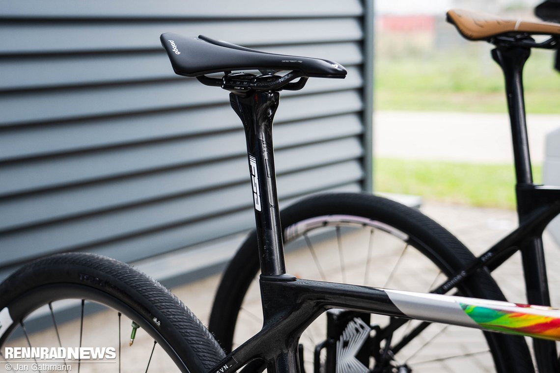 Das Mission hat eine proprietäre Sattelstütze.