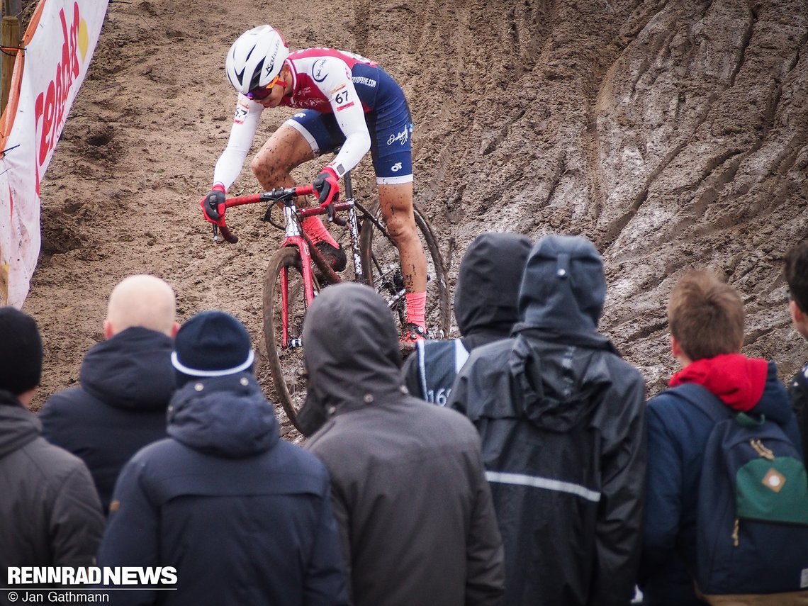 Yu Takenouchi hat im CX Weltcup eine Fangemeinde