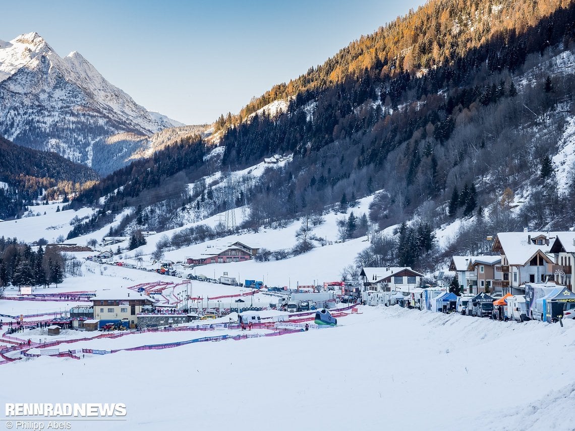 Im Frauenrennen taute der Schnee an