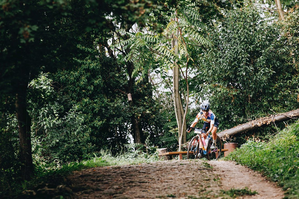 Auf solchen Teilstücken dürften die Fahrer*innen mit Gravel Bikes einen Vorteil haben