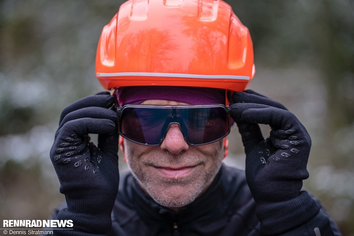 Der POC Ventral Tempus ist ein spezieller, geschlossener Winterhelm fürs Rennradtraining