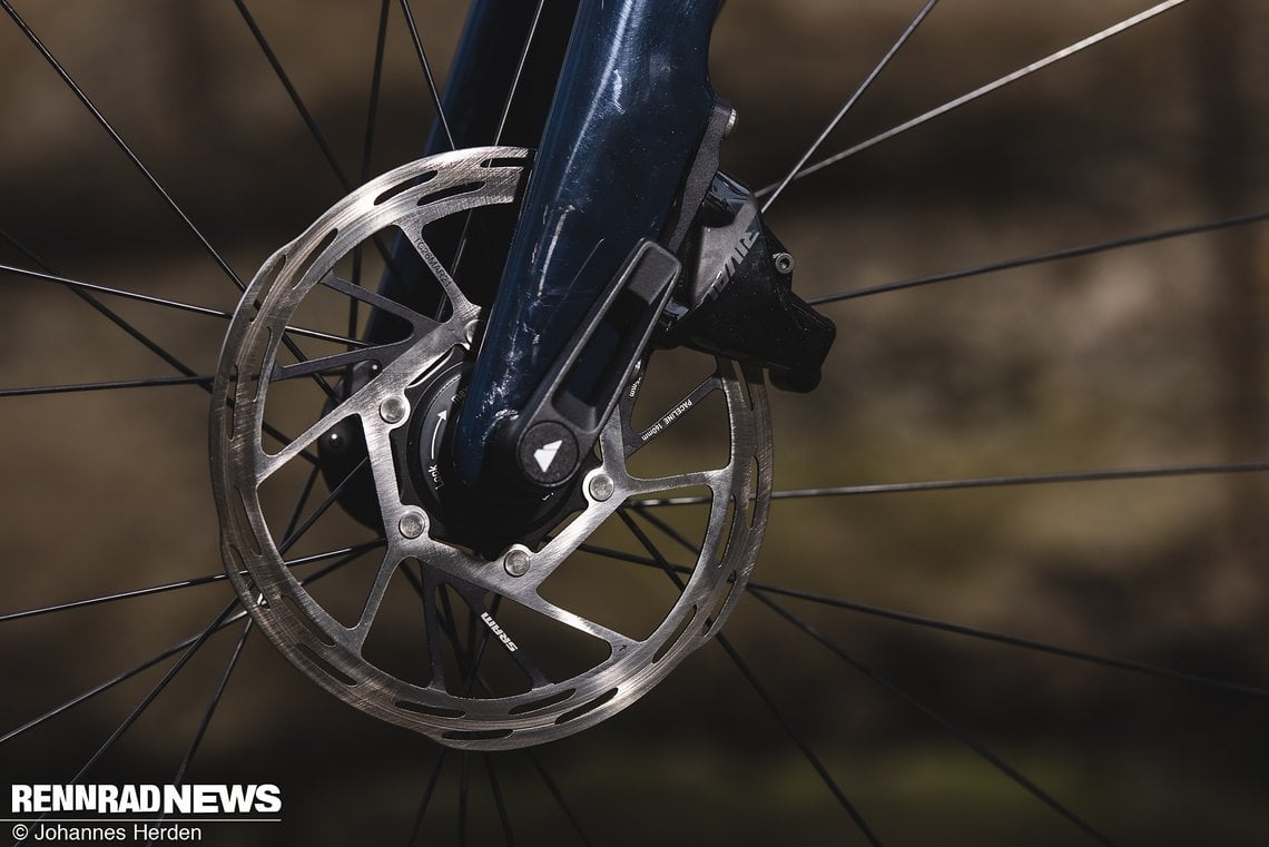 Die SRAM Rival Disc-Bremse überzeugte mit guter Dosierbarkeit