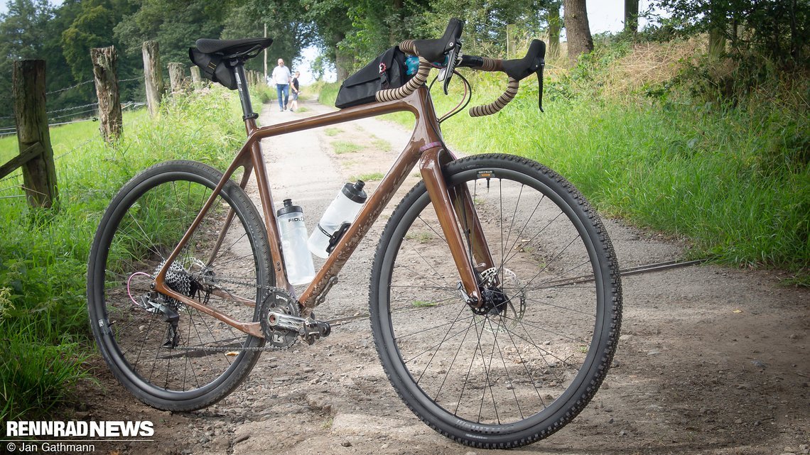 Wir konnten den Laufradsatz an einem Open U.P. Gravel Bike auf den teils sehr felsigen Gravelpfaden des Bergischen auf den Zahn fühlen.