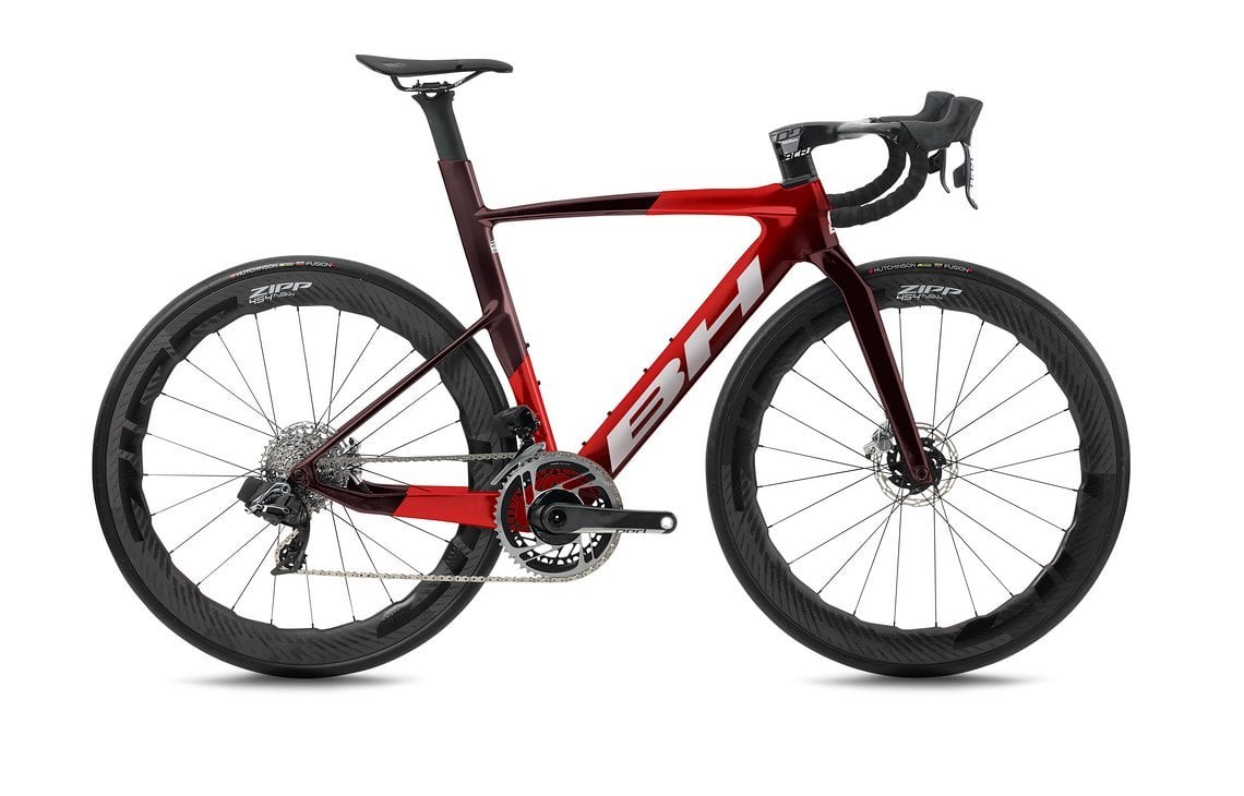 Das BH Aerolight Spitzenmodell 7.5 mit SRAM Red eTap AXS und Zipp 454 NSW Laufrädern